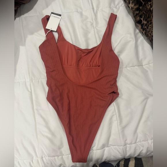 Bathing suit - Picture 2 of 2